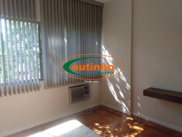 Apartamento à venda com 2 quartos, 77m² - Foto 19