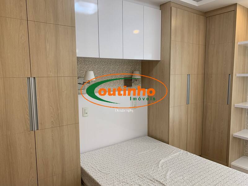 Apartamento à venda com 2 quartos, 77m² - Foto 11