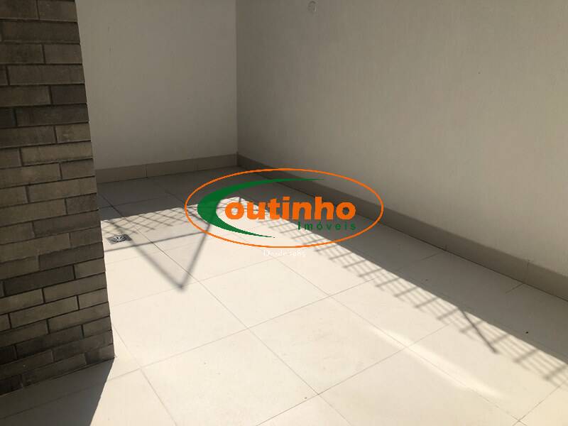 Apartamento à venda com 3 quartos, 117m² - Foto 2