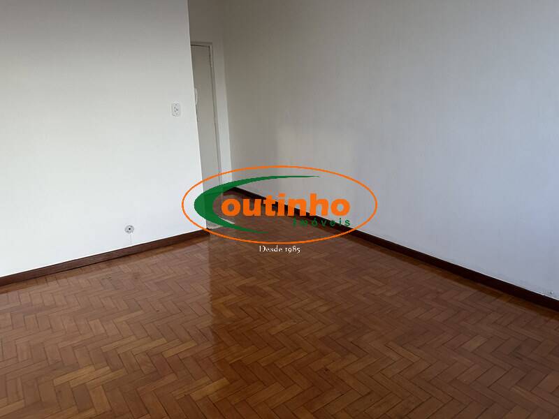 Apartamento à venda com 2 quartos, 75m² - Foto 3