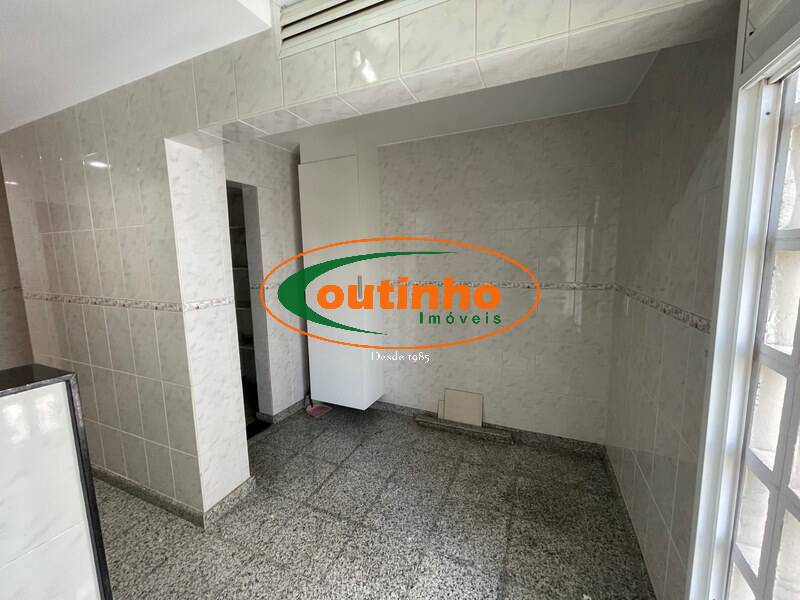 Apartamento à venda com 2 quartos, 64m² - Foto 11