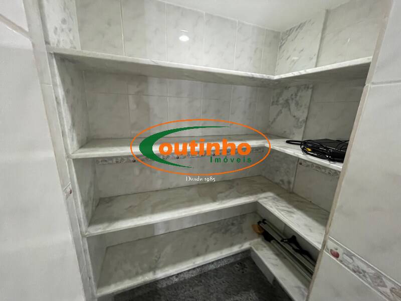 Apartamento à venda com 2 quartos, 64m² - Foto 20