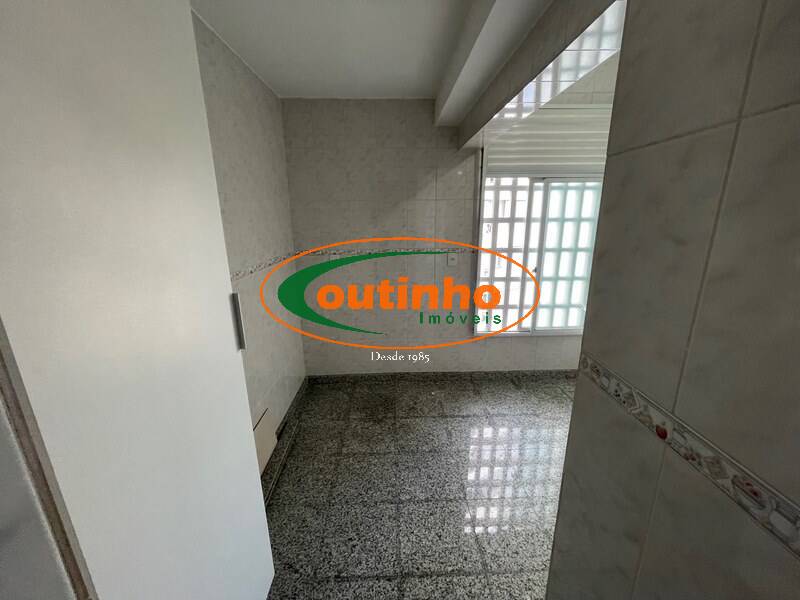 Apartamento à venda com 2 quartos, 64m² - Foto 25