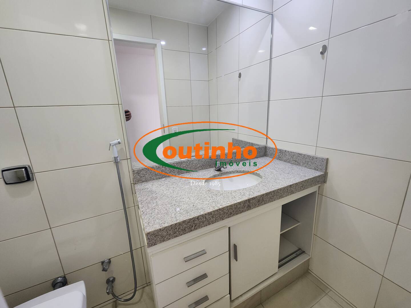 Apartamento à venda com 3 quartos, 123m² - Foto 9