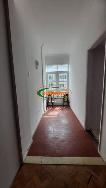 Apartamento à venda com 2 quartos, 67m² - Foto 3