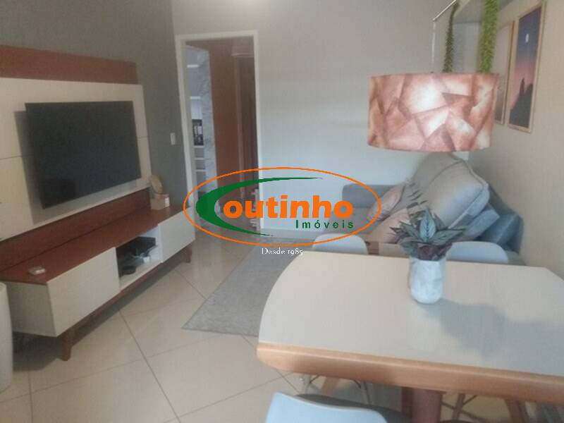 Apartamento à venda com 2 quartos, 71m² - Foto 1