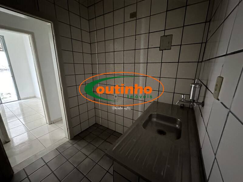 Apartamento à venda com 2 quartos, 69m² - Foto 11