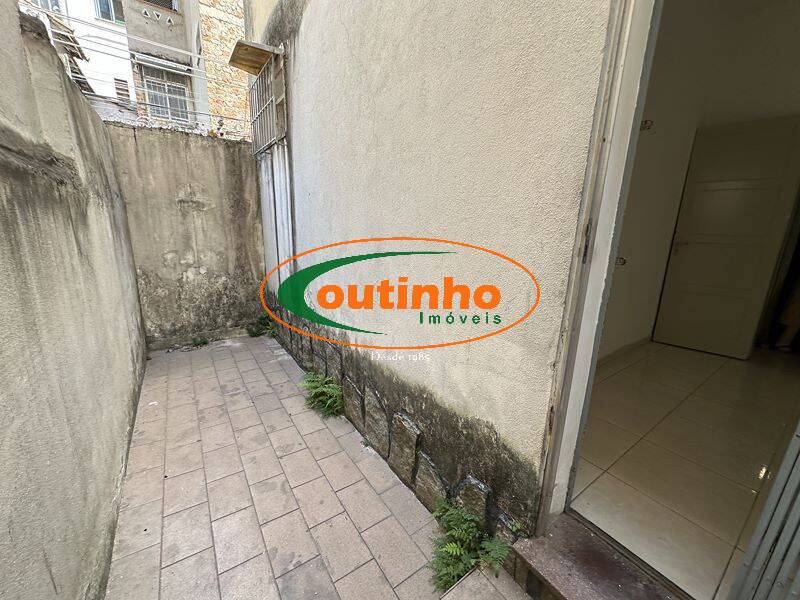 Apartamento à venda com 2 quartos, 69m² - Foto 18