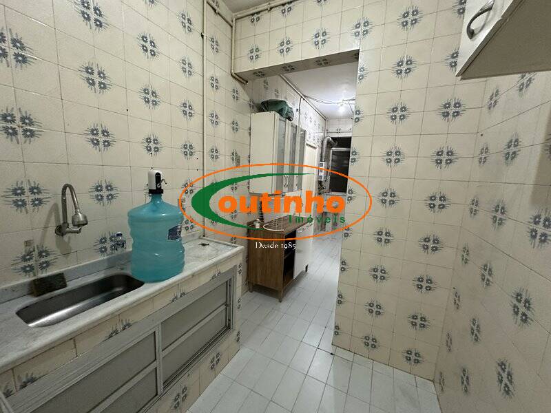 Apartamento à venda com 2 quartos, 58m² - Foto 12