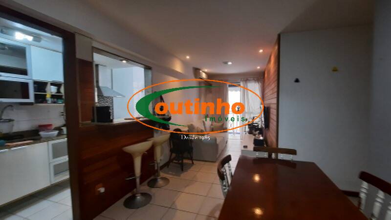 Apartamento à venda com 2 quartos, 69m² - Foto 2