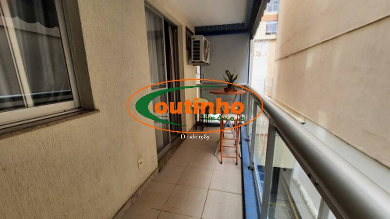 Apartamento à venda com 2 quartos, 69m² - Foto 3