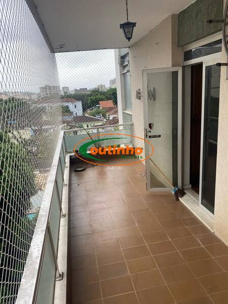 Apartamento à venda com 3 quartos, 145m² - Foto 2