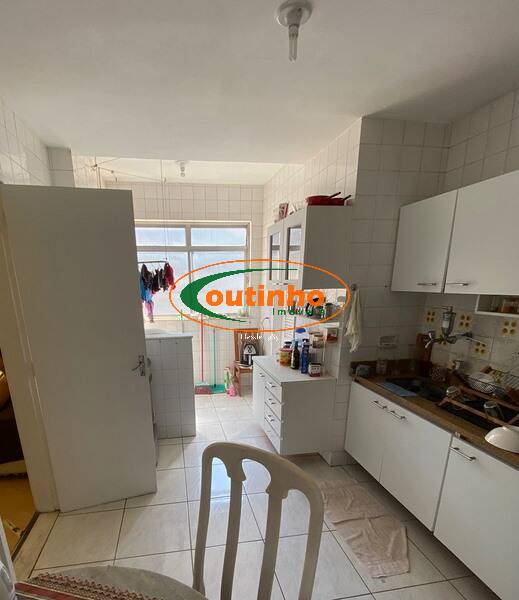 Apartamento à venda com 2 quartos, 76m² - Foto 11