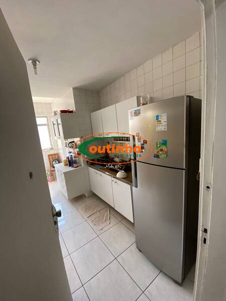 Apartamento à venda com 2 quartos, 76m² - Foto 10