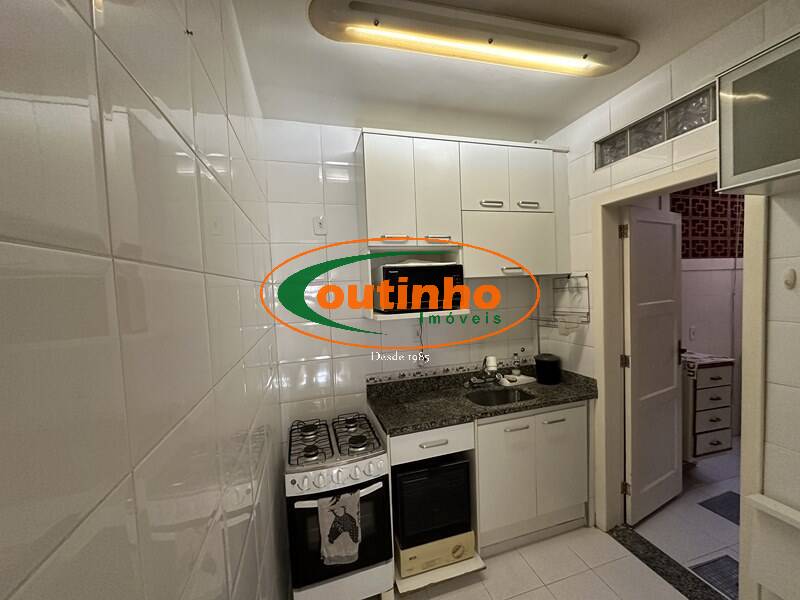 Apartamento à venda com 2 quartos, 70m² - Foto 9