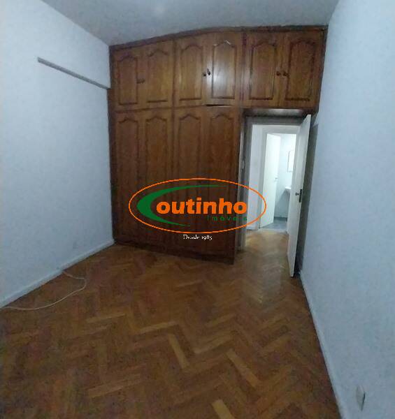 Apartamento à venda com 3 quartos, 107m² - Foto 30