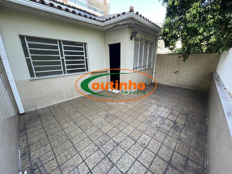 Casa à venda com 5 quartos, 160m² - Foto 4