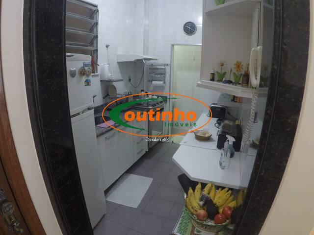 Apartamento à venda com 2 quartos, 70m² - Foto 21