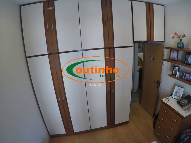 Apartamento à venda com 2 quartos, 70m² - Foto 23