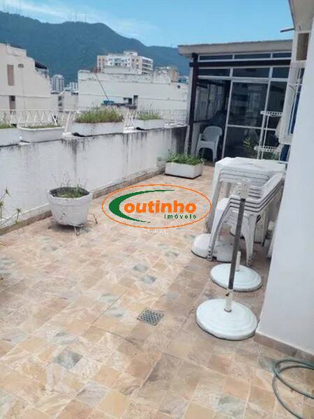 Cobertura à venda com 2 quartos, 96m² - Foto 2