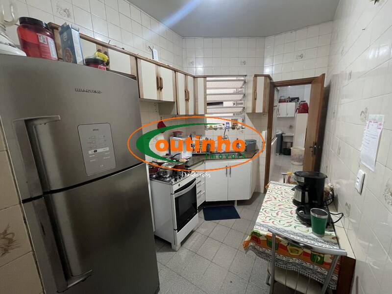 Apartamento à venda com 2 quartos, 70m² - Foto 12