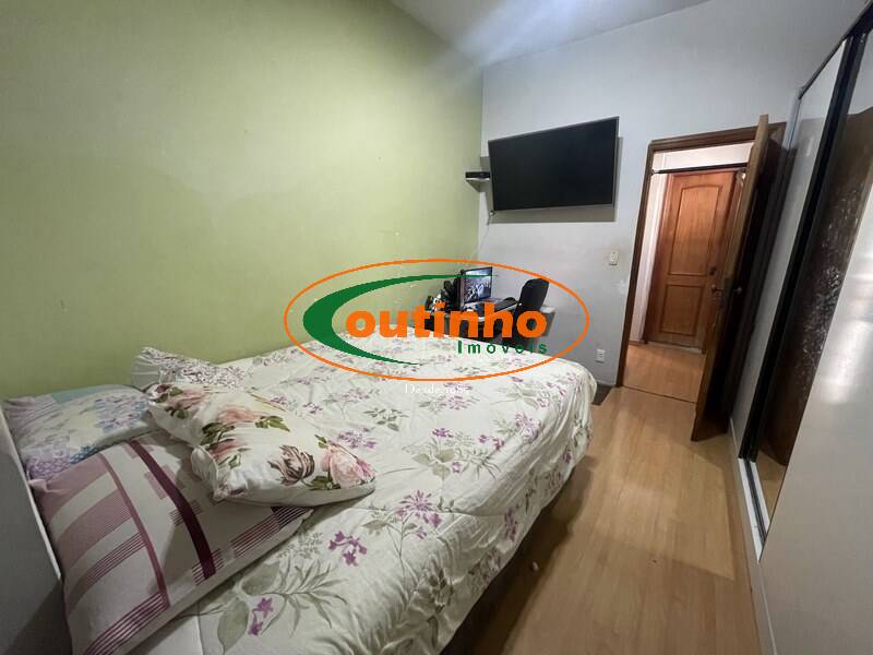 Apartamento à venda com 2 quartos, 70m² - Foto 4