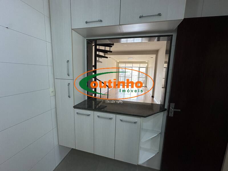 Cobertura à venda com 4 quartos, 250m² - Foto 19