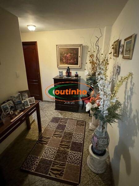 Apartamento à venda com 4 quartos, 210m² - Foto 4