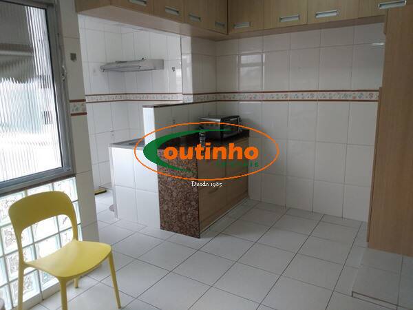 Casa à venda com 3 quartos, 224m² - Foto 10