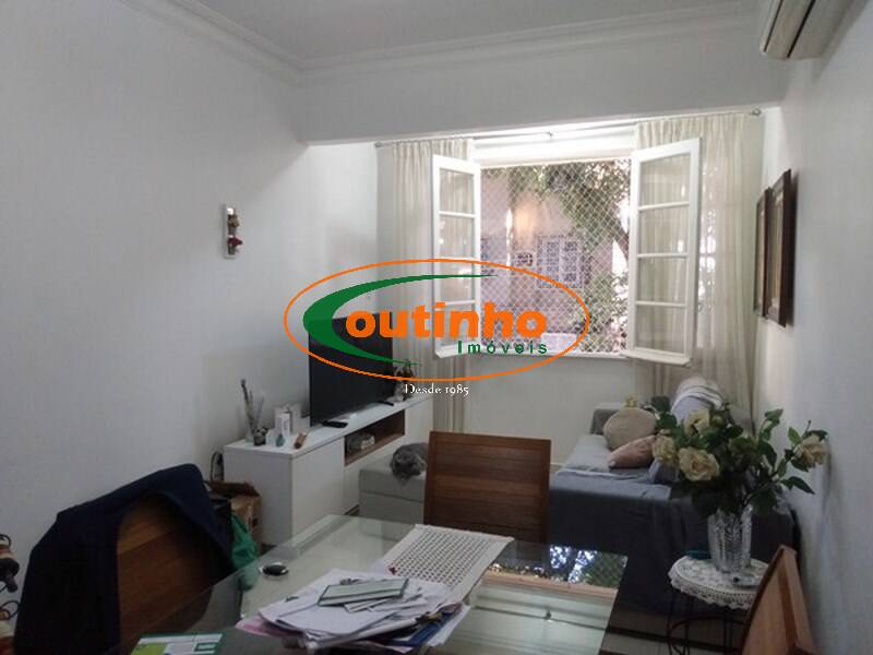 Apartamento à venda com 2 quartos, 74m² - Foto 2