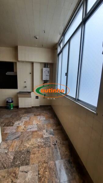 Apartamento à venda com 3 quartos, 180m² - Foto 16