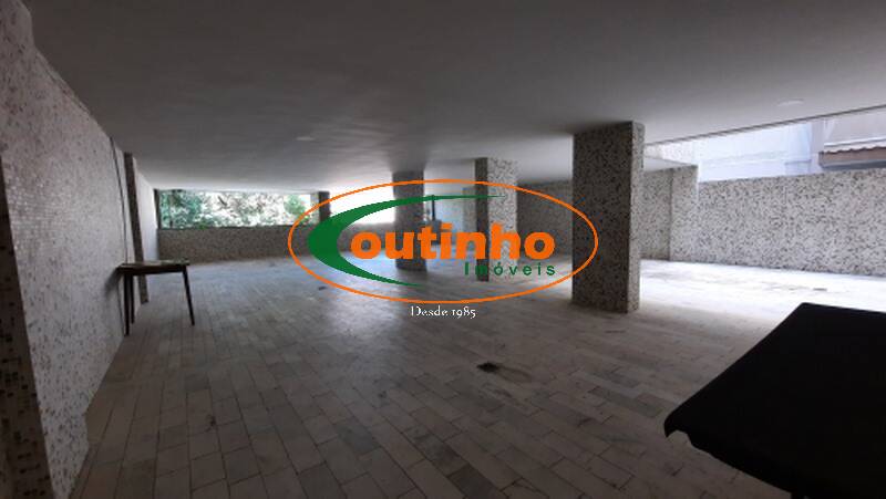 Apartamento à venda com 3 quartos, 180m² - Foto 32