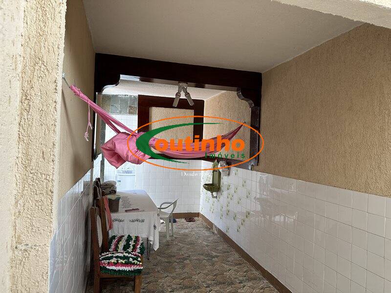 Casa à venda com 4 quartos, 160m² - Foto 11