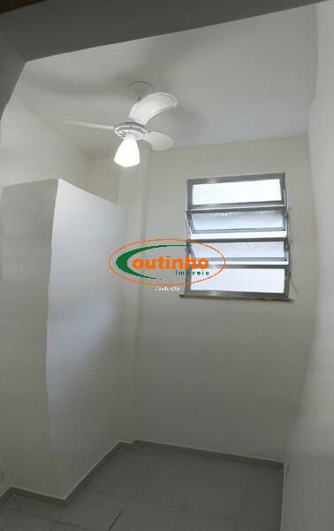 Apartamento à venda com 2 quartos, 70m² - Foto 25