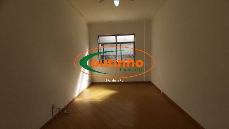 Apartamento à venda com 2 quartos, 63m² - Foto 2