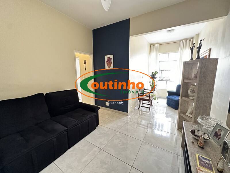 Apartamento à venda com 2 quartos, 70m² - Foto 2