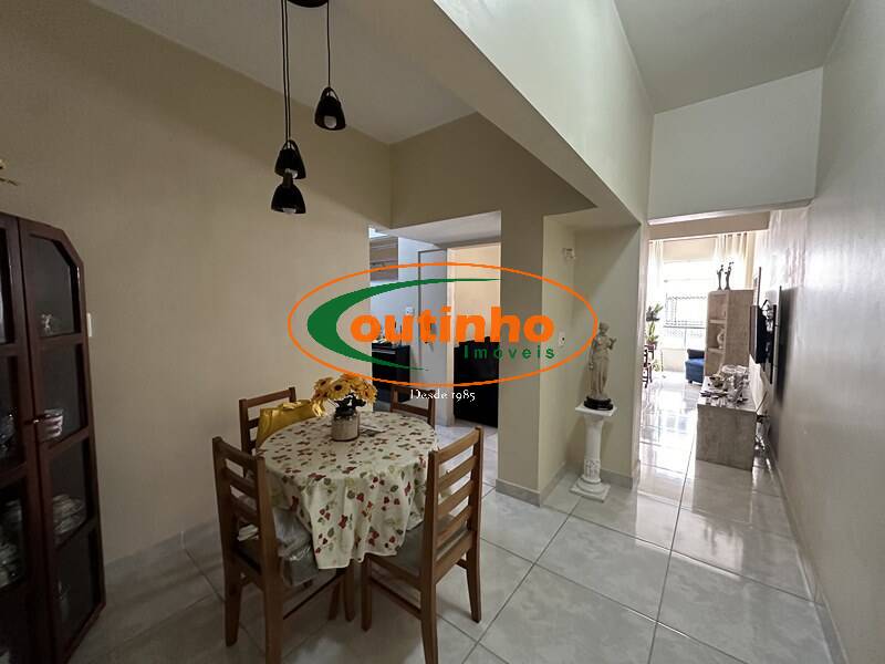 Apartamento à venda com 2 quartos, 70m² - Foto 4