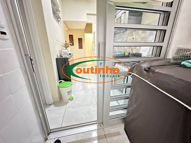 Apartamento à venda com 2 quartos, 70m² - Foto 12