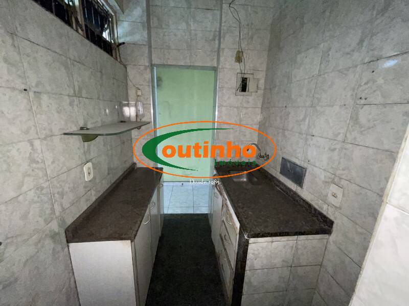 Apartamento à venda com 2 quartos, 62m² - Foto 14