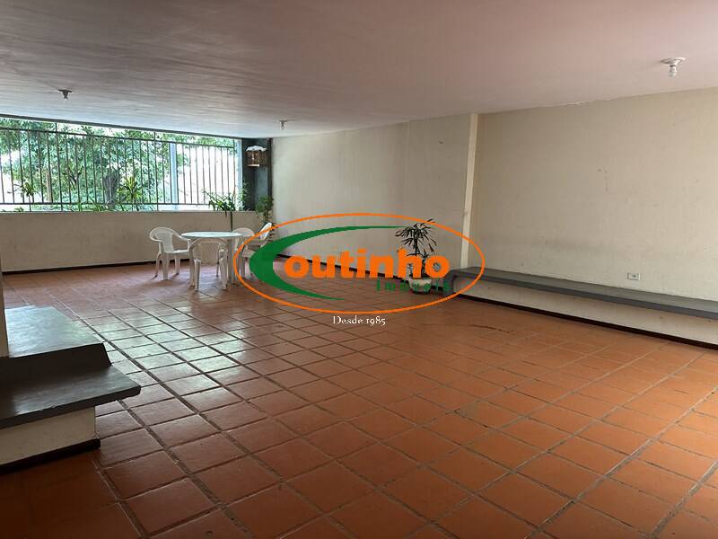 Apartamento à venda com 1 quarto, 70m² - Foto 11