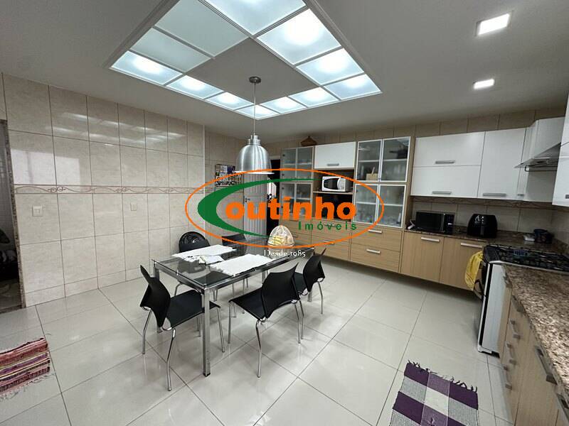 Casa à venda com 4 quartos, 200m² - Foto 15