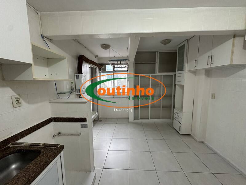 Apartamento à venda com 2 quartos, 66m² - Foto 12