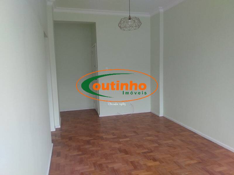 Apartamento à venda com 2 quartos, 70m² - Foto 4