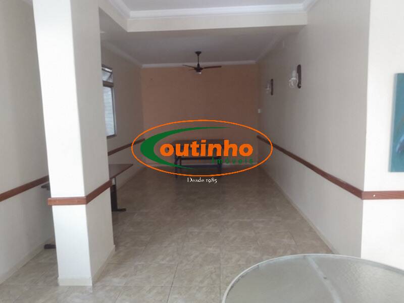 Apartamento à venda com 2 quartos, 70m² - Foto 34