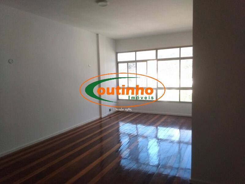 Apartamento à venda com 3 quartos, 130m² - Foto 1