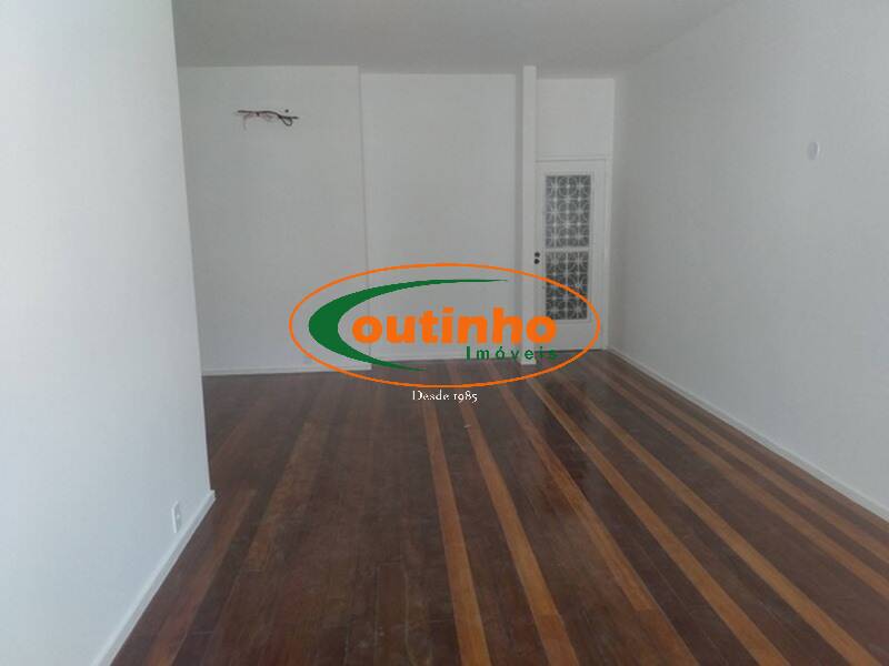 Apartamento à venda com 3 quartos, 130m² - Foto 4