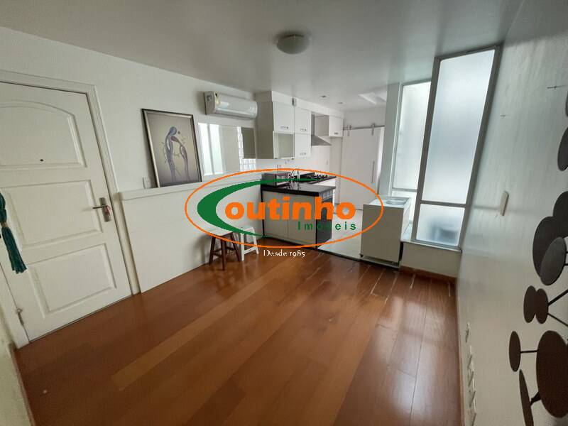 Apartamento à venda com 2 quartos, 68m² - Foto 2