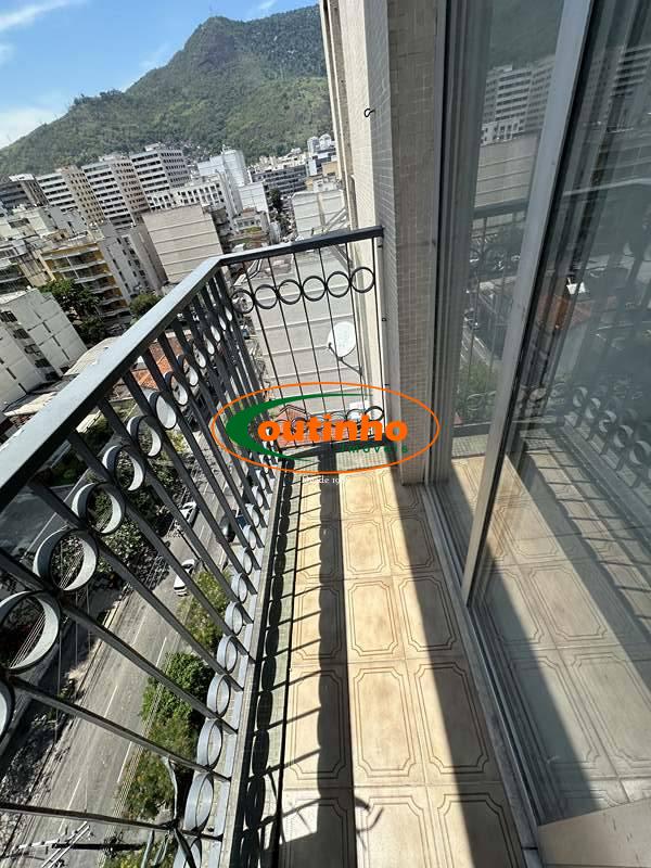 Apartamento à venda com 2 quartos, 72m² - Foto 3