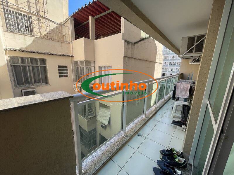 Apartamento à venda com 2 quartos, 62m² - Foto 1