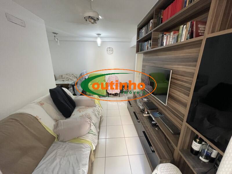 Apartamento à venda com 2 quartos, 62m² - Foto 4